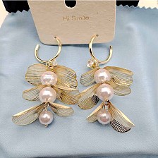 Niche design, light luxury, fashionable and fairy like, fresh and sweet earrings, tagram style, beautiful Japanese fashion, age reducing earrings